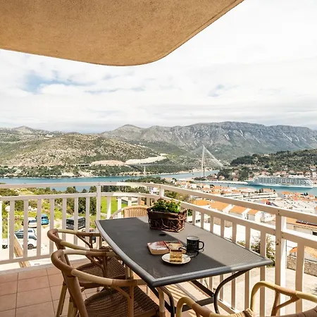 Burum - With Beautiful View 2 Bed & Breakfast *