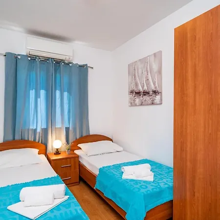 Bed & Breakfast Burum - With Beautiful View 2 *