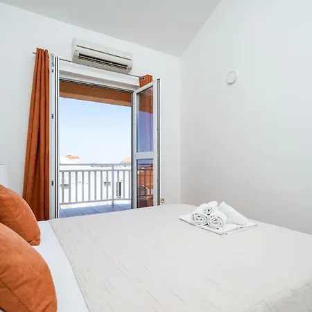 Burum - With Beautiful View 2 Bed & Breakfast