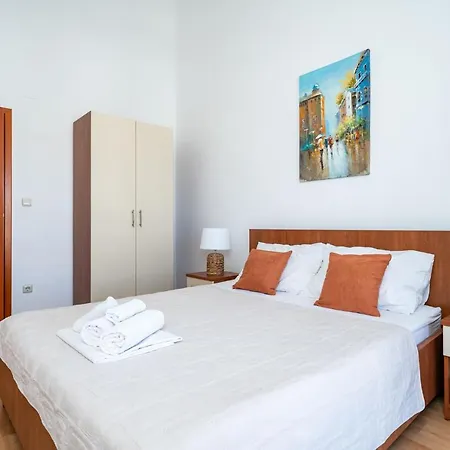 Burum - With Beautiful View 2 Bed & Breakfast