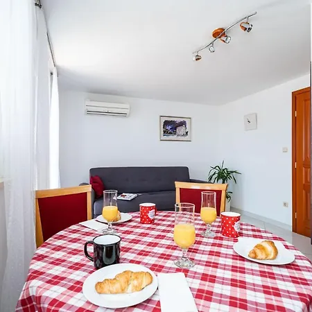 Burum - With Beautiful View 2 Bed & Breakfast *