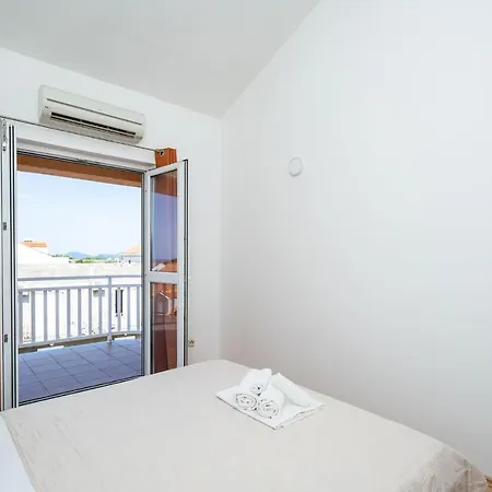 Bed & Breakfast Burum - With Beautiful View 2