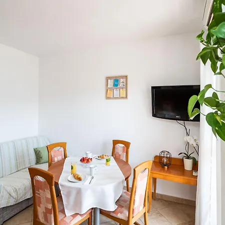 Bed & Breakfast Burum - With Beautiful View 2