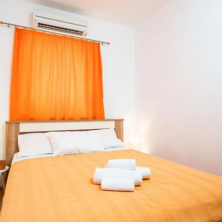 Bed & Breakfast Burum - With Beautiful View 2