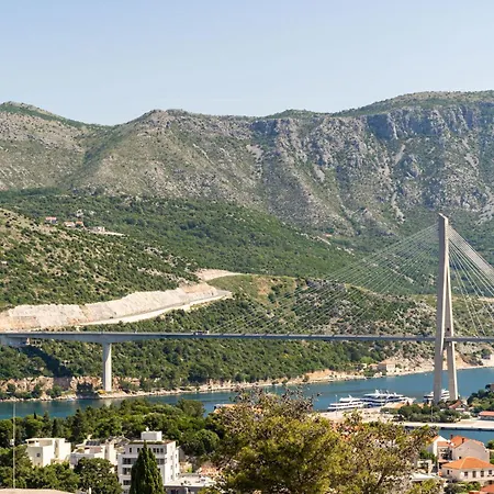 Burum - With Beautiful View 2 Bed & Breakfast