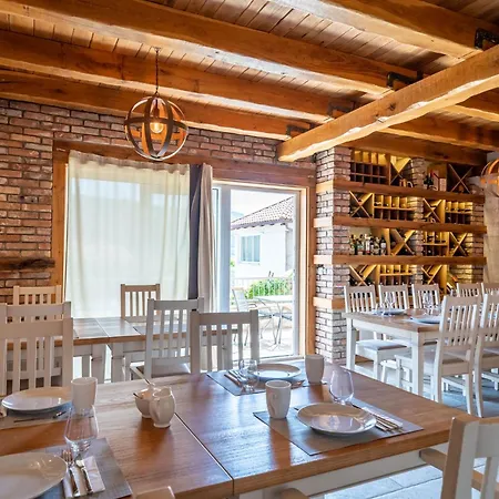 Burum - With Beautiful View 2 Bed & Breakfast *